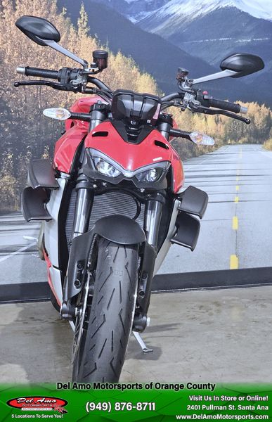 2022 Ducati Streetfighter V4Image 3