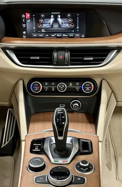 2021 Alfa Romeo Stelvio Ti Lusso Q4 AWD w/Premium PkgImage 25