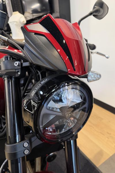 2026 Triumph Trident 800