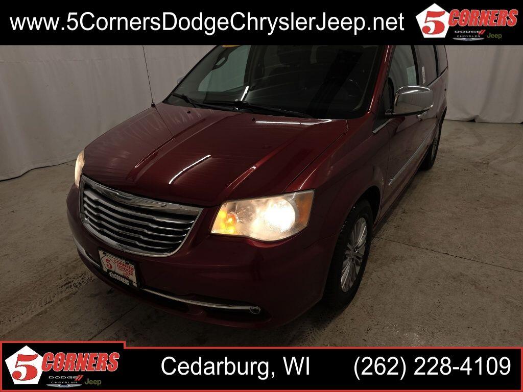 2015 Chrysler Town & Country Touring-L
