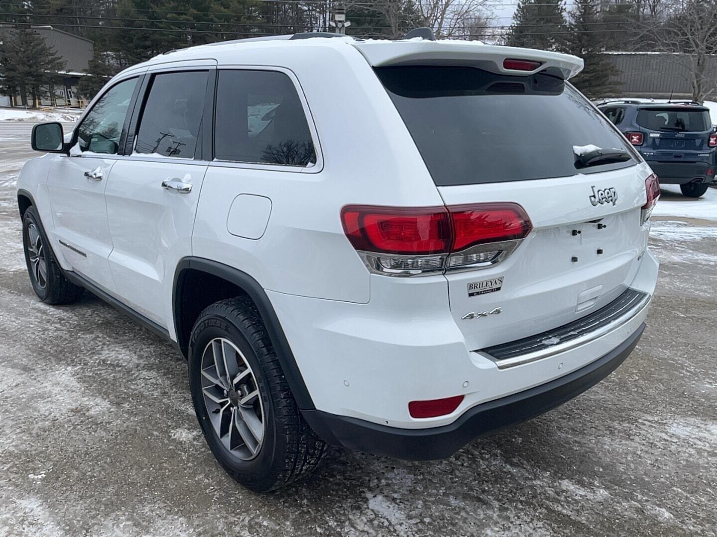 View vehicle photo 7