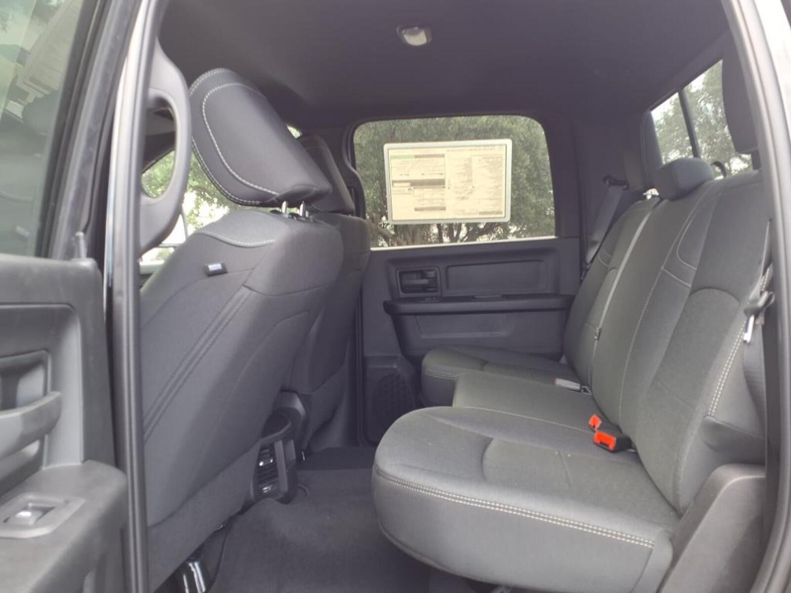 2025 RAM 2500 Tradesman - Photo 11