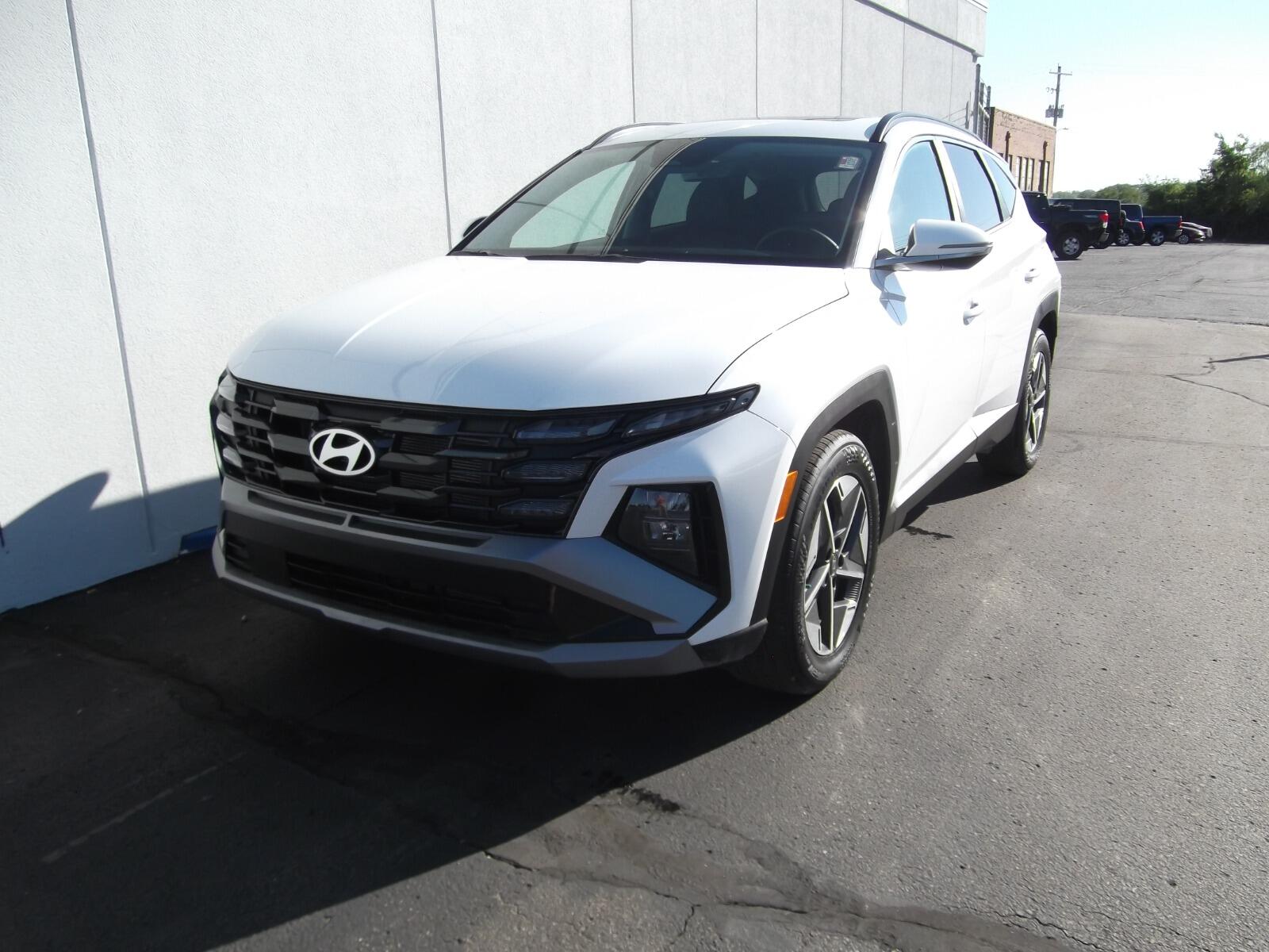 Used 2025 Hyundai Tucson SEL Convenience with VIN 5NMJC3DE1SH483908 for sale in Kansas City