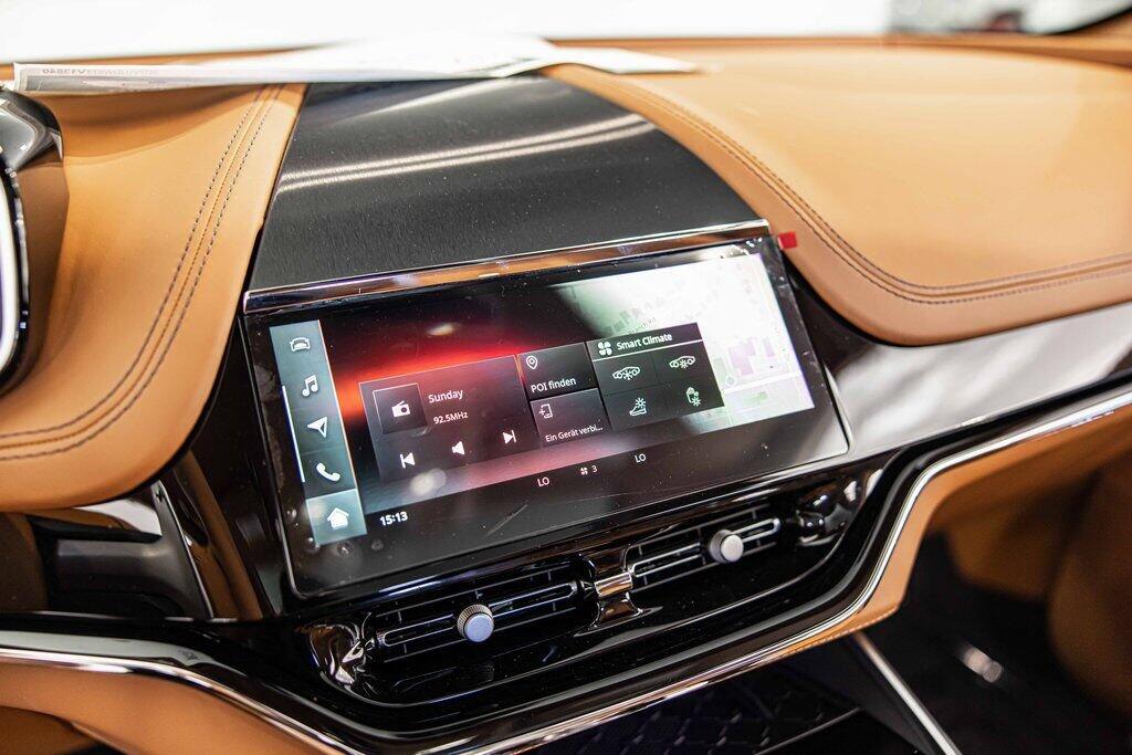 2026 Aston Martin DBX 707 - Photo 27