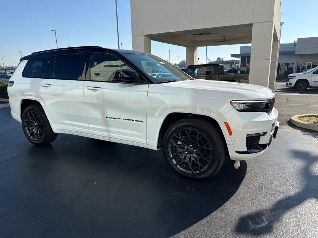 2025 Jeep Grand Cherokee L Summit Reserve's photo