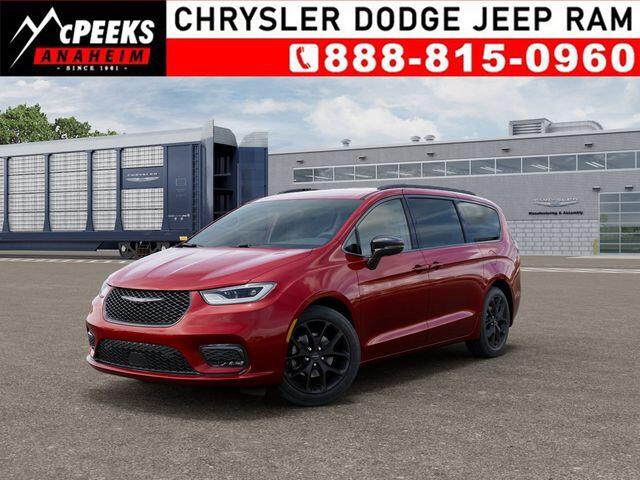 2026 Chrysler Pacifica Select's photo