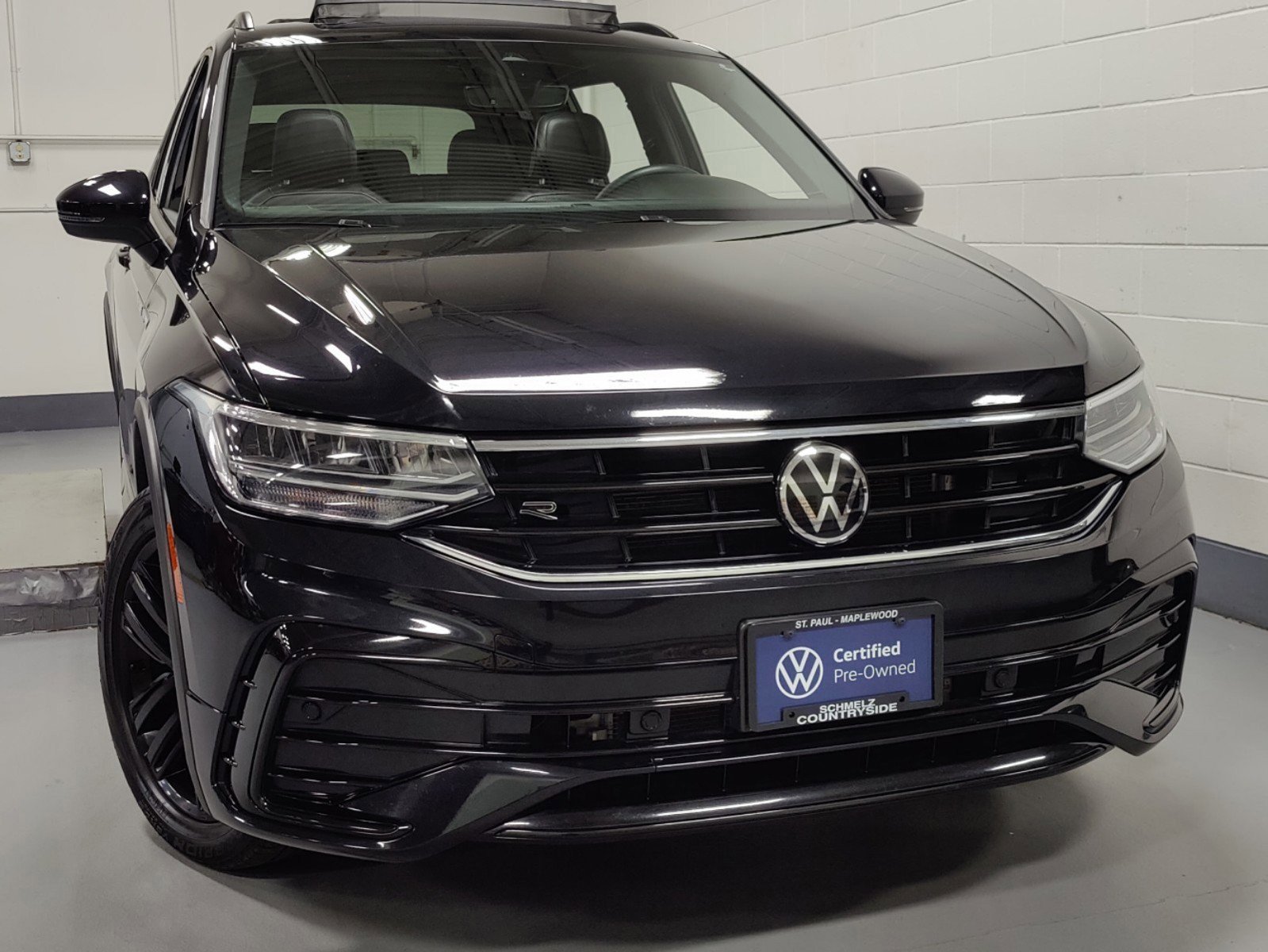 Used 2022 Volkswagen Tiguan SE R-LINE BLACK with VIN 3VV8B7AX8NM144614 for sale in Maplewood, Minnesota