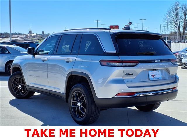 Used 2024 Jeep Grand Cherokee Laredo with VIN 1C4RJHAG5RC706293 for sale in Huntsville, TX