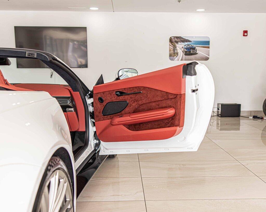 2026 Aston Martin Vantage Base - Photo 28