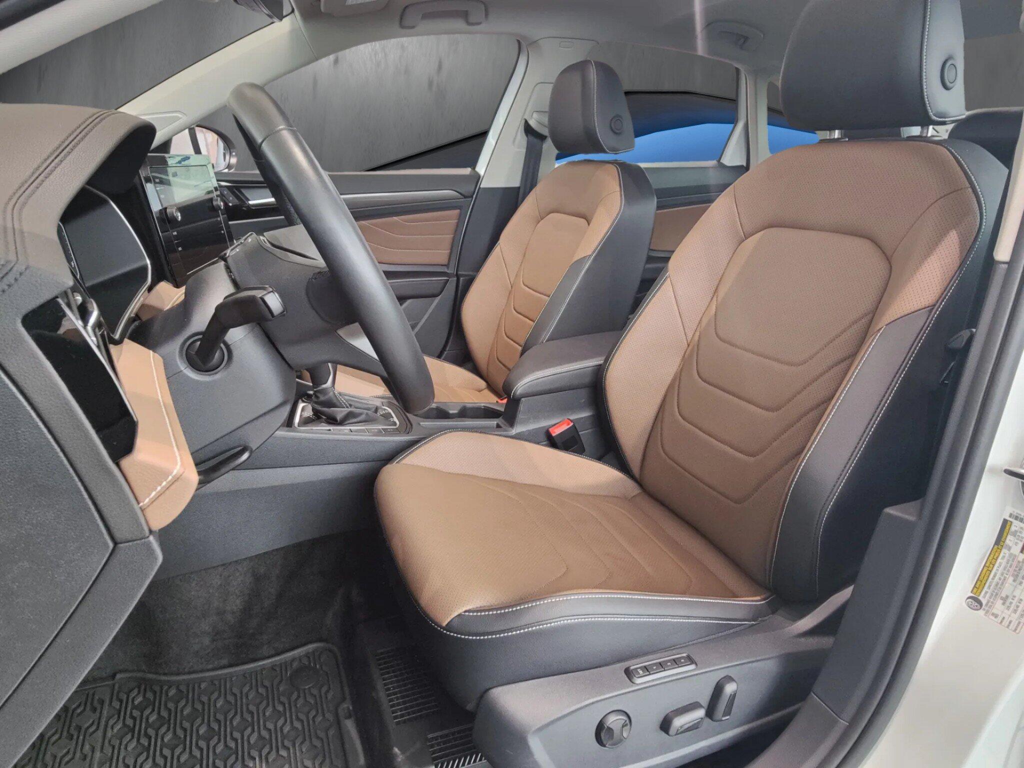 2026 Volkswagen Jetta SEL - Photo 10
