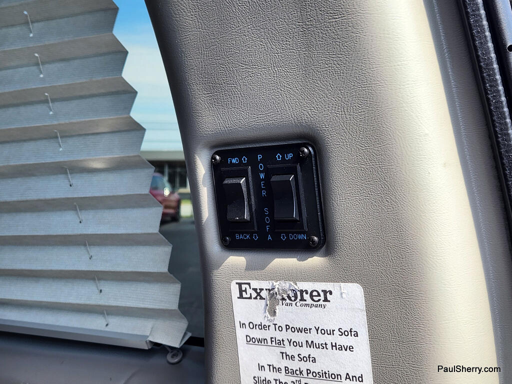 2023 GMC Savana Cargo Work Van - Photo 22