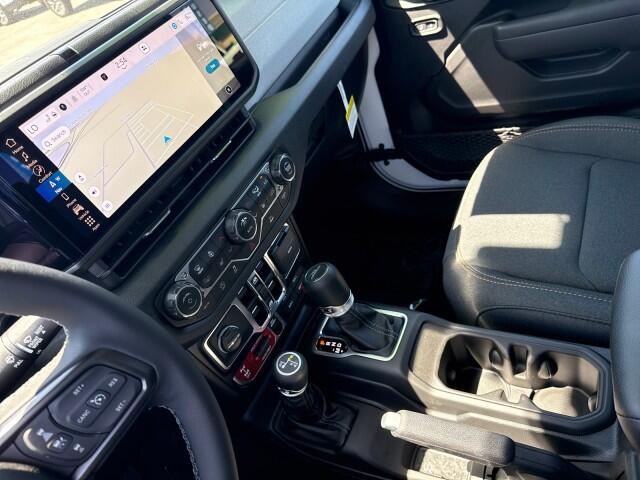 2025 Jeep Gladiator Willys - Photo 18