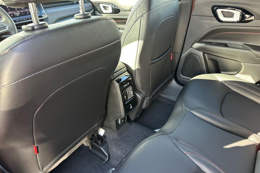 2026 Jeep Compass Trailhawk - Photo 12