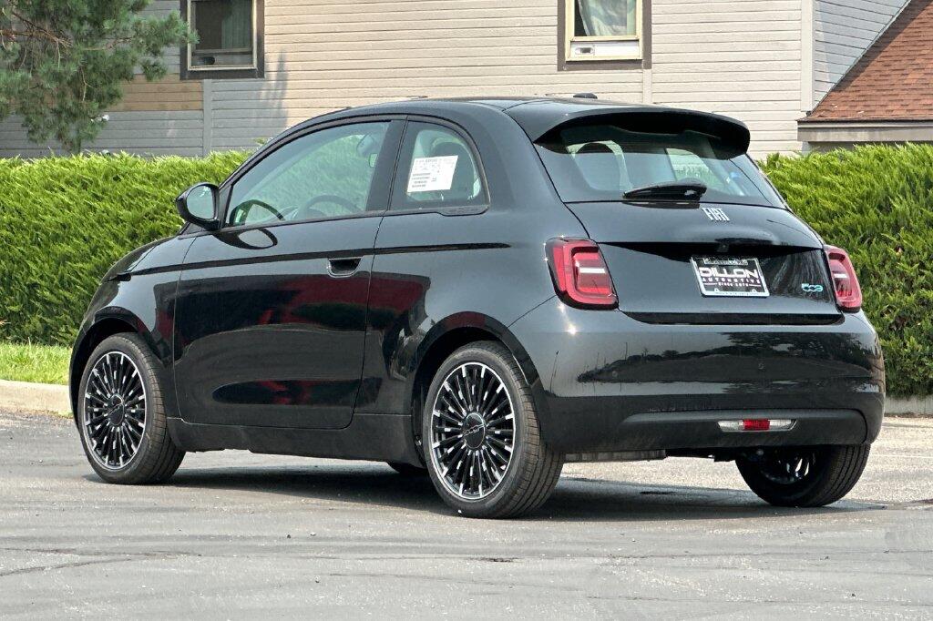 2026 FIAT 500e Base - Photo 8