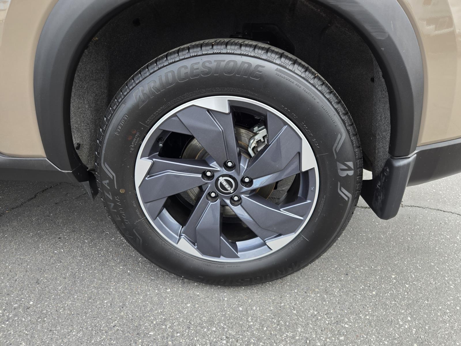 2024 Nissan Rogue SV FWD's photo