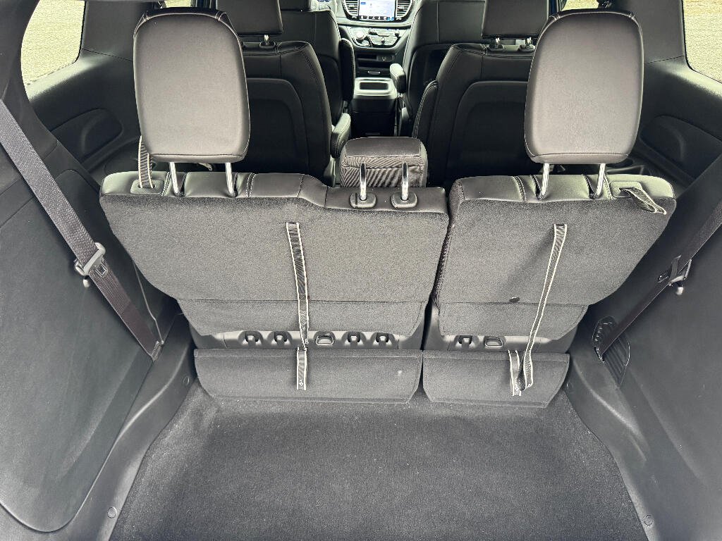 2026 Chrysler Pacifica Select - Photo 15