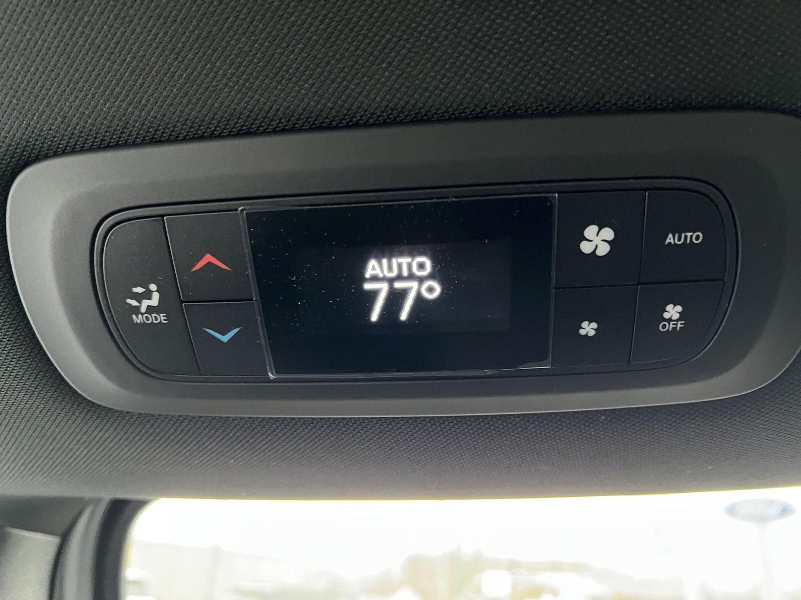 2026 Chrysler Voyager LX - Photo 38