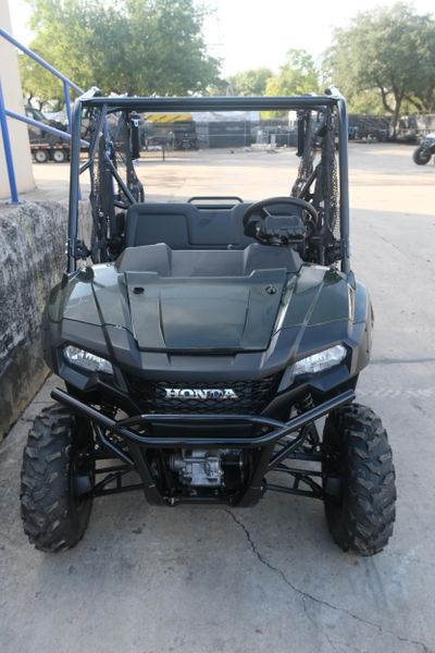 NEW 2026 HONDA PIONEER 7004 DELUXE  in a BLACK FOREST GREEN exterior color. Family PowerSports (877) 886-1997 familypowersports.com