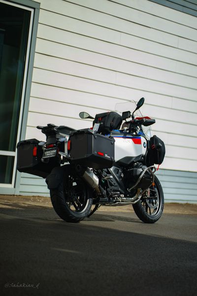 2025 BMW R1300GSA 