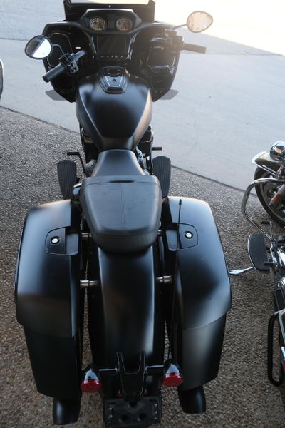 USED 2021 INDIAN MOTORCYCLE CHALLENGER DARK HORSE Image 3