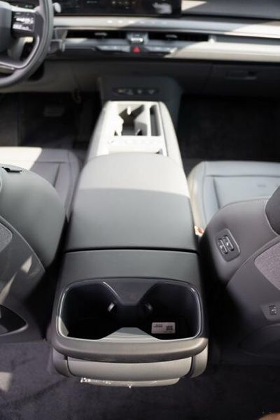 New 2026 Kia EV9 WindImage 14