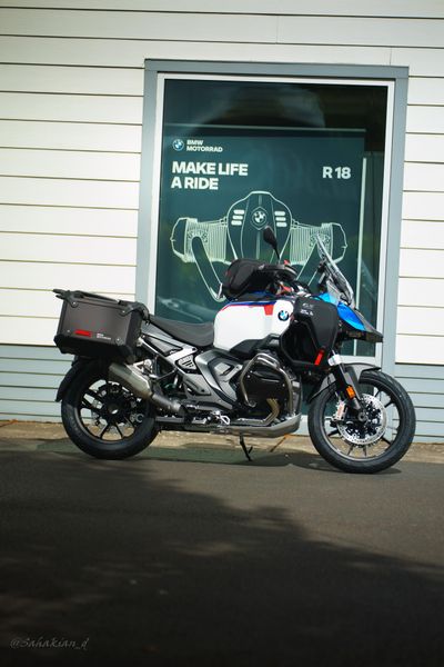 2025 BMW R1300GSA 