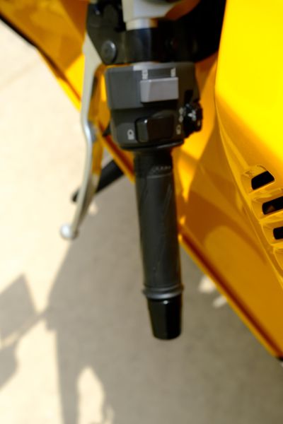 2025 Yamaha YZFR7 MATTE RAVEN BLACK Image 13