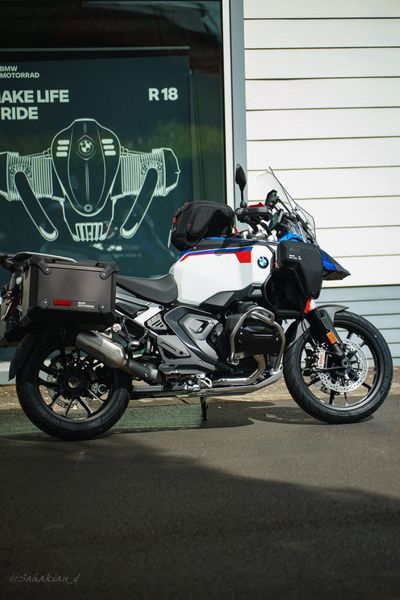 2025 BMW R1300GSA 