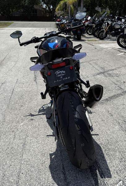 2025 BMW M 1000 R