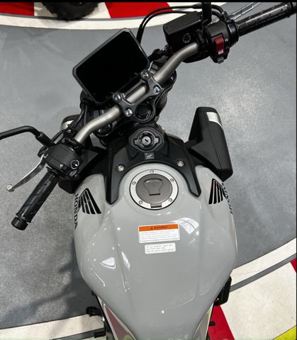 New 2024 Honda CB650R ABS Image 5