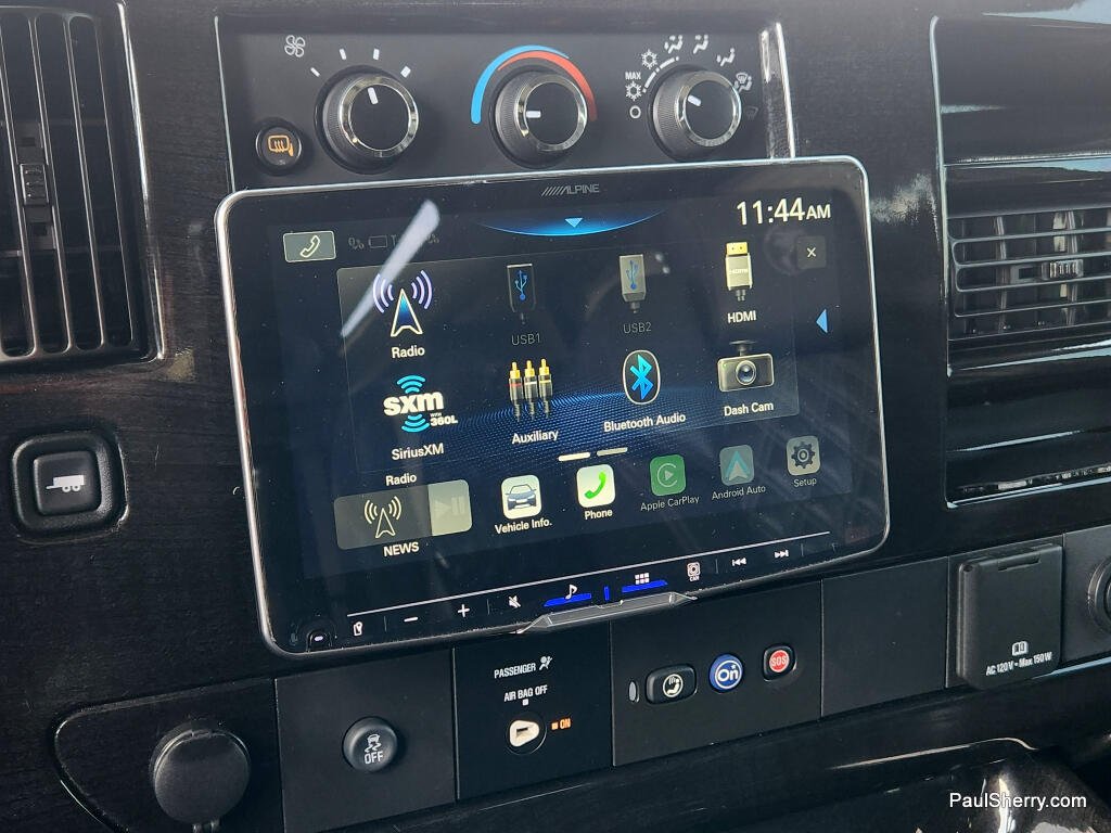 2023 GMC Savana Cargo Work Van - Photo 45