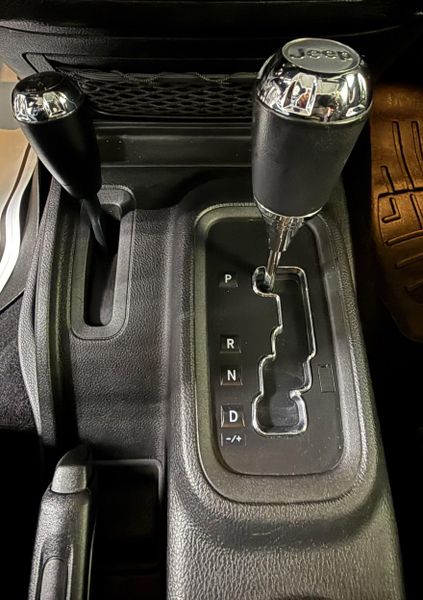 Used 2017 Jeep Wrangler JK SaharaImage 24