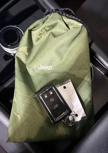 Used 2024 Jeep Grand Cherokee L LaredoImage 27