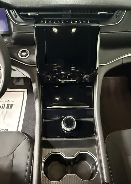 Used 2024 Jeep Grand Cherokee L LaredoImage 28