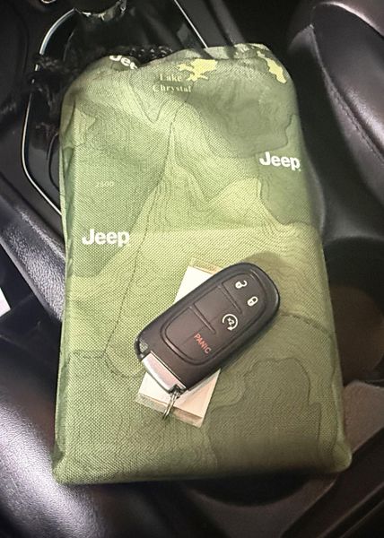 Used 2020 Jeep Cherokee AltitudeImage 22