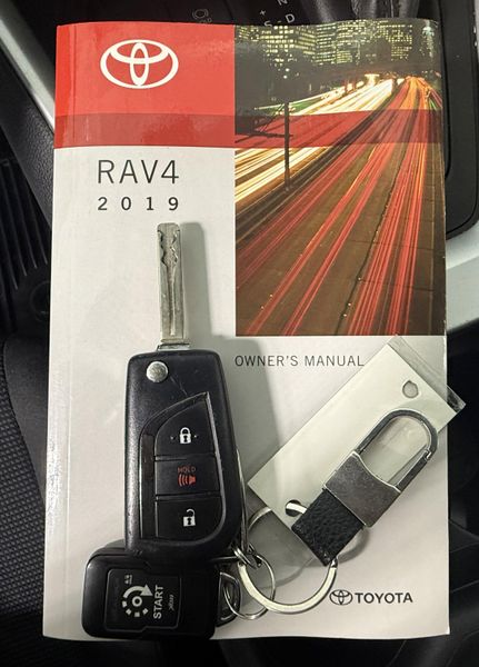 Used 2019 Toyota RAV4 LEImage 25