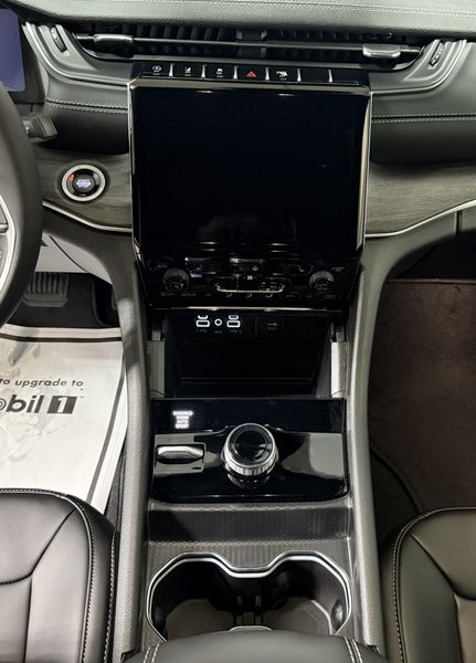 New 2025 Jeep Grand Cherokee Limited 4x4Image 27