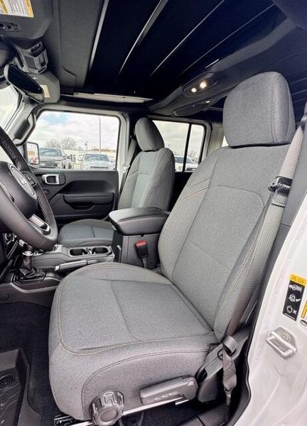 New 2026 Jeep Wrangler 4-door Sport SImage 11