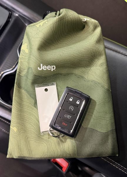 Used 2024 Jeep Grand Cherokee L LaredoImage 25