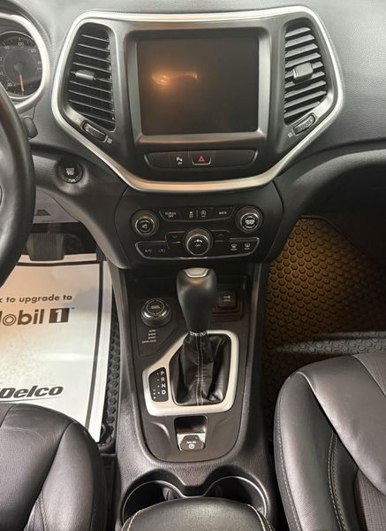 Used 2018 Jeep Cherokee Latitude PlusImage 26