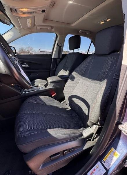 Used 2017 Chevrolet Equinox LTImage 10