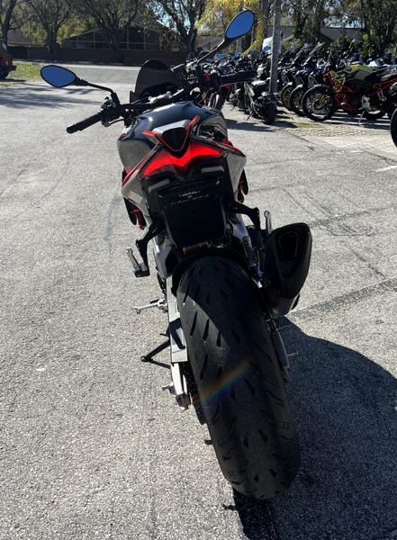 2021 Aprilia Tuono V4