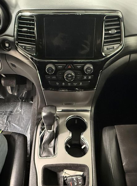Used 2021 Jeep Grand Cherokee Laredo XImage 22