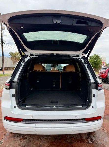 New 2027 Jeep Grand Cherokee Summit 4x4Image 18