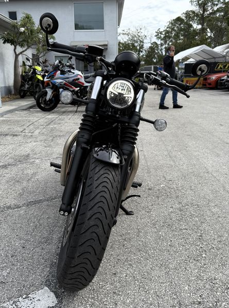 2025 Triumph Bonneville Bobber