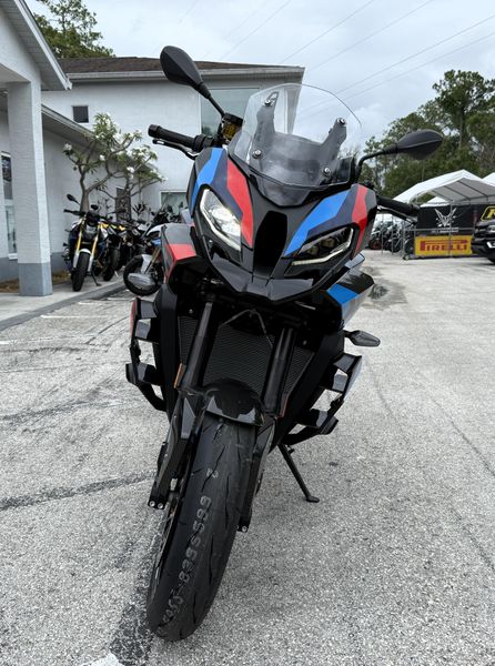 2025 BMW M 1000 XR Competition 