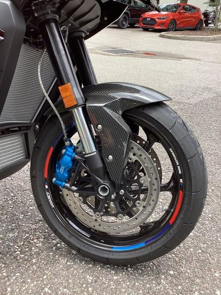 2025 BMW M 1000 XR 