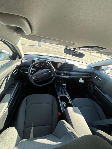 Used 2025 Kia K4 LXSImage 9