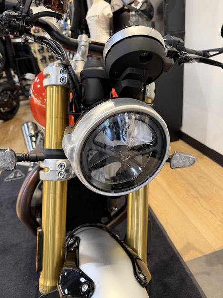 2025 Triumph Speed Twin 1200 RS - BAJA ORANGE - SAPPHIRE BLACK