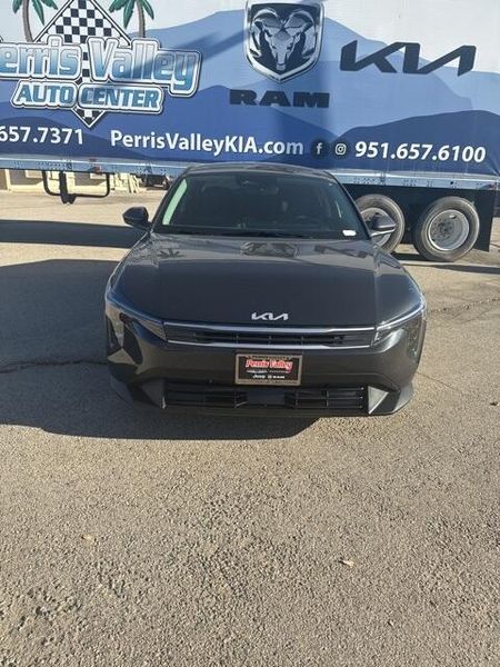 Used 2025 Kia K4 LXImage 2
